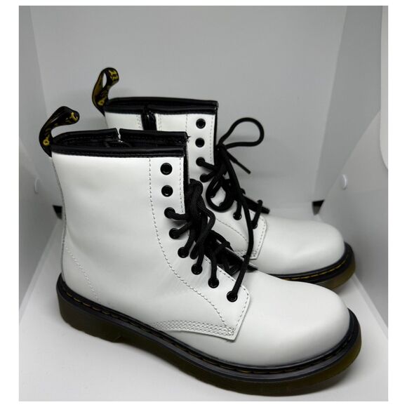 DR MARTENS Youth 1460 Patent Leather Lace Up White Boots - Picture 3 of 8